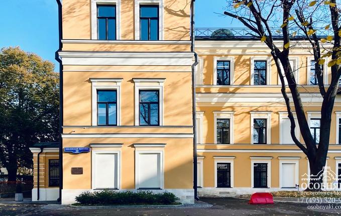 в Хохловском переулке, 10, площадь 1713 м