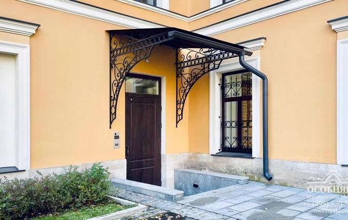 в Хохловском переулке, 10, площадь 1713 м