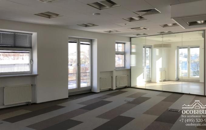 на Кадашёвской набережной, 26, площадь 770 м