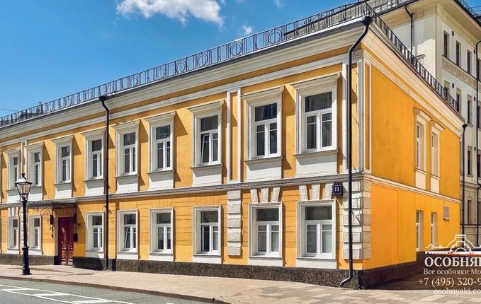 в Вознесенском переулке, 11, площадь 980 м