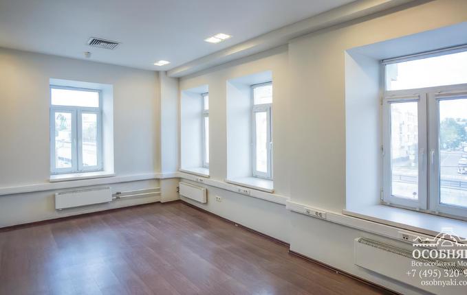 на Озерковской набережной, 12, площадь 959 м