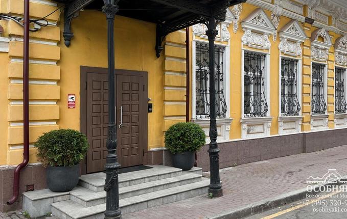 в Малом Каретном переулке, 11с1, площадь 990 м