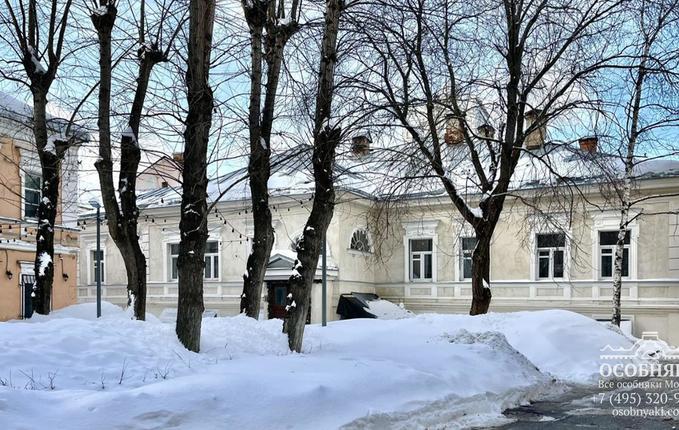 в Старопименовском переулке, 11с2, площадь 688 м