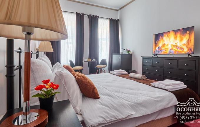 в Старопименовском переулке, 11с2, площадь 688 м