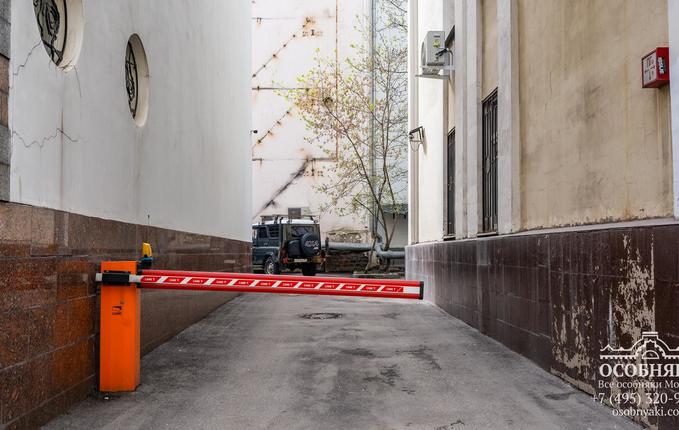 в Последнем переулке, 22, площадь 742 м