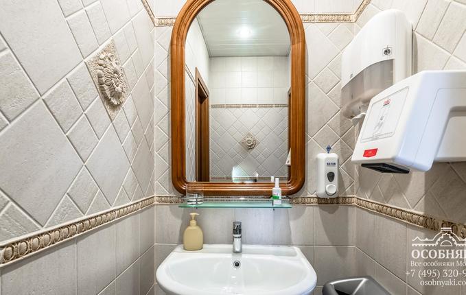 в Последнем переулке, 22, площадь 742 м