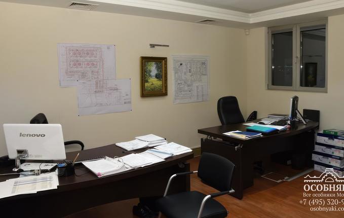 в 1-м Голутвинском переулке, 1, площадь 3254 м