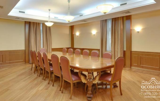 в Подсосенском переулке, 26, площадь 1490 м