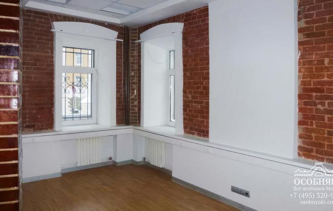 на Большой Почтовой улице, 39, площадь 952 м