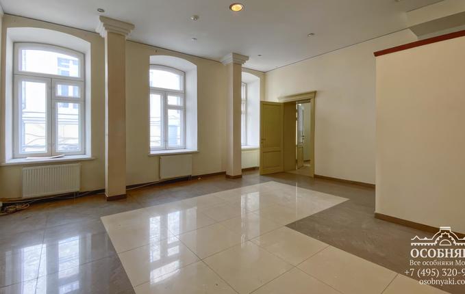 на Раушской набережной, 22, площадь 1200 м