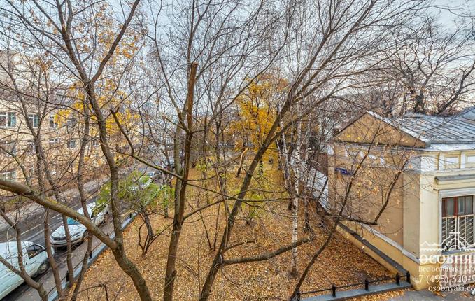 в Большом Могильцевском переулке, 7, площадь 900 м