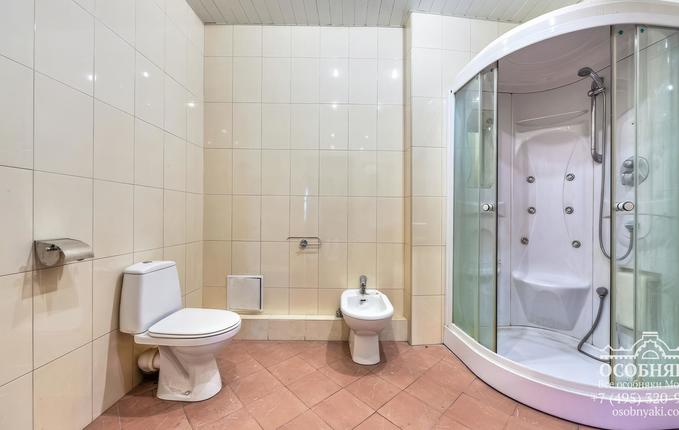 в Большом Могильцевском переулке, 7, площадь 900 м