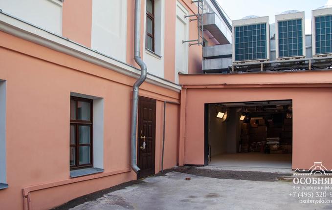 на Садовнической улице, 56, площадь 1349 м