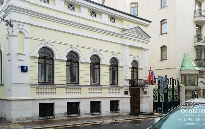 в Сеченовском переулке, 6С1, площадь 977 м