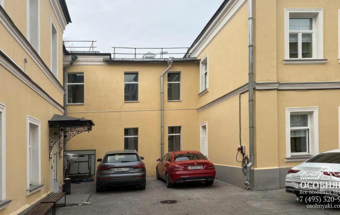 в Калашном, 12, площадь 580 м