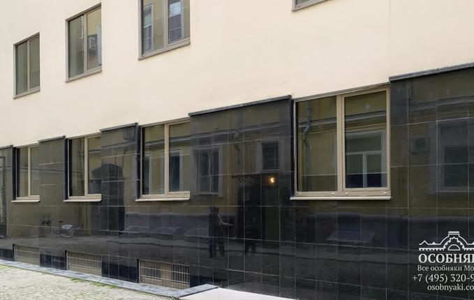 в Большом Николопесковском переулке, 13, площадь 1017 м