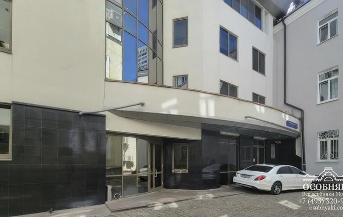 в Большом Николопесковском переулке, 13, площадь 1017 м