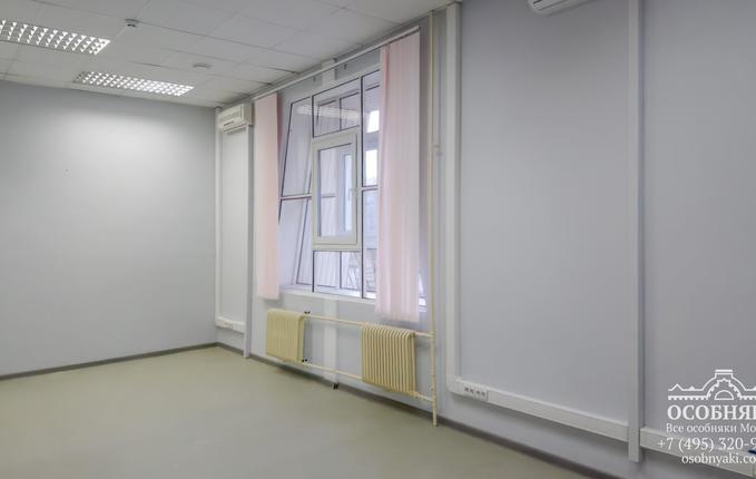 на Большой Андроньевской, 17А, площадь 1272 м