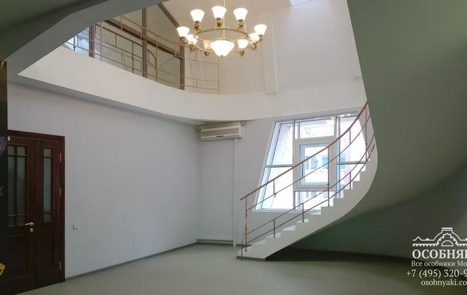 на Большой Андроньевской, 17А, площадь 1272 м