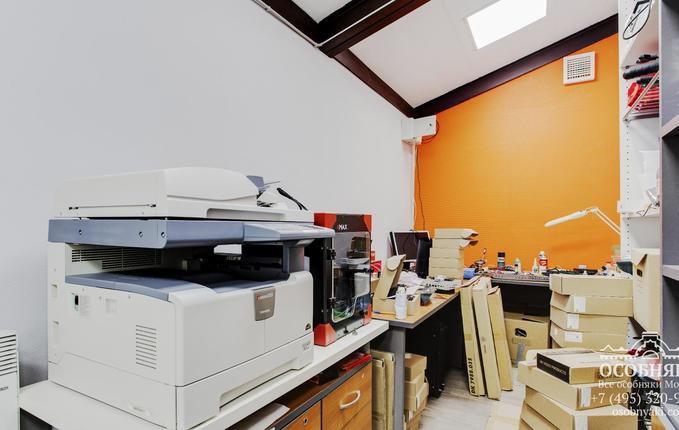 на Ейской, 4с1, площадь 219 м