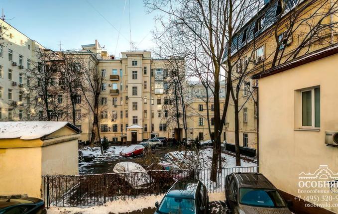 в Большом Патриаршем переулке, 8, площадь 337 м