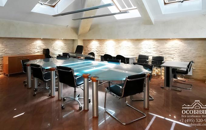 на улице Машкова, 1, площадь 1525 м