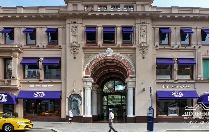 на улице Петровке, 10, площадь 15875 м