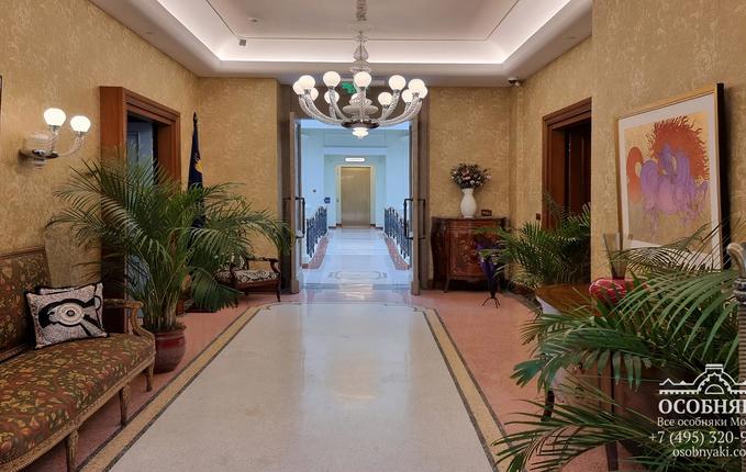 на улице Петровке, 10, площадь 15875 м