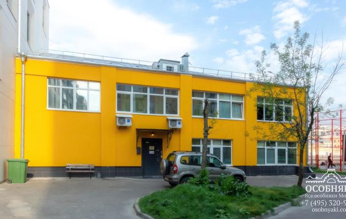 на Озерковской набережной, 8, площадь 550 м