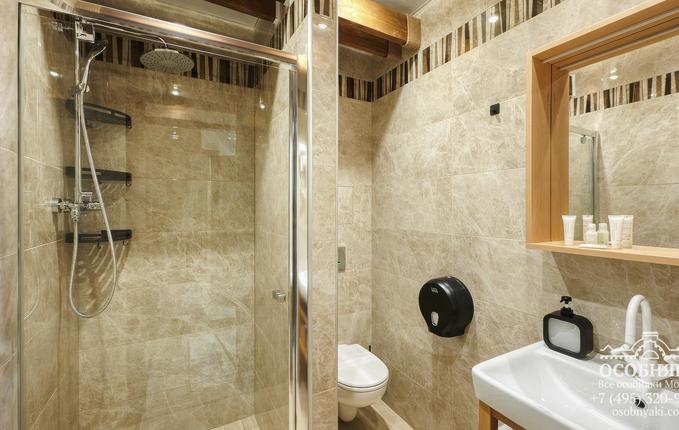 на Озерковской набережной, 8, площадь 550 м