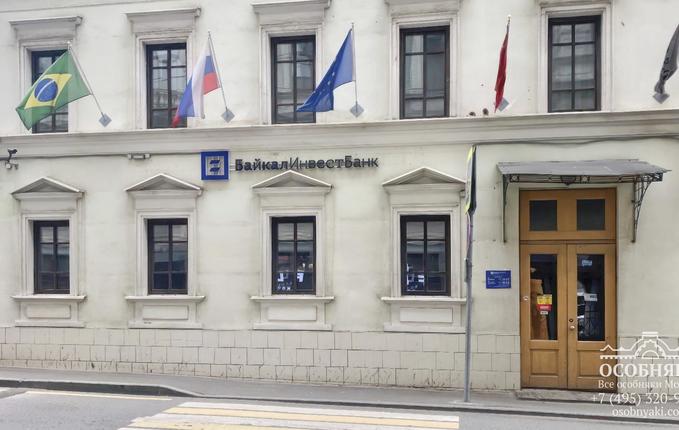 в Милютинском переулке, 2, площадь 1731 м