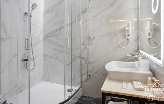 в Милютинском переулке, 2, площадь 1731 м