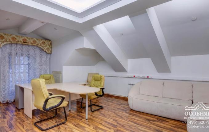 на Большой Ордынке, 48, площадь 1530 м