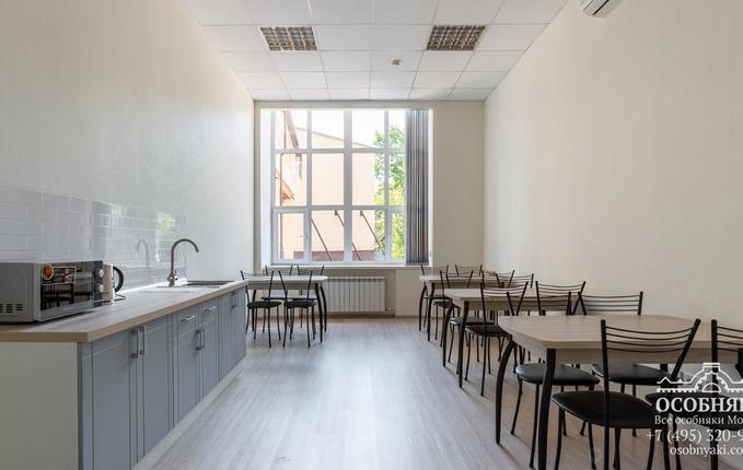 на проспекте Мира, 105, площадь 20476 м