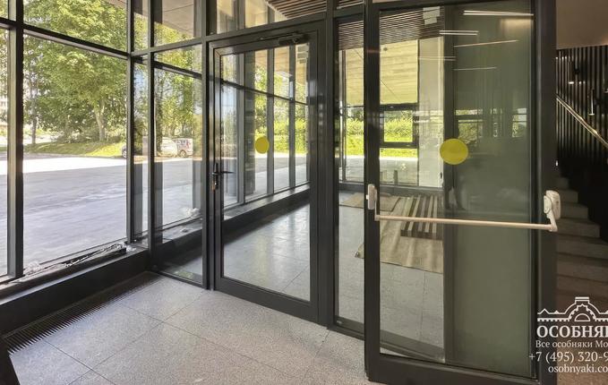 на Нежинской улице, 13А, площадь 2456 м