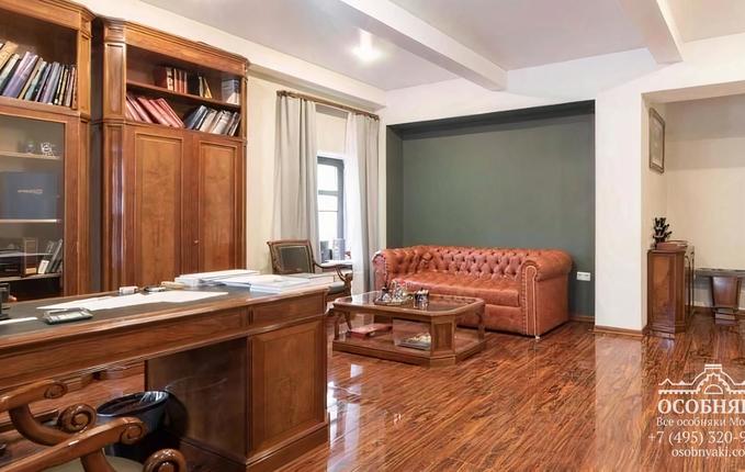 в Армянском переулке, 3-5, площадь 349 м