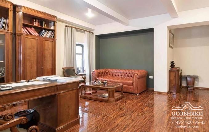 в Армянском переулке, 3-5, площадь 349 м