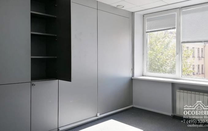 в Филипповском переулке, 8, площадь 2260 м