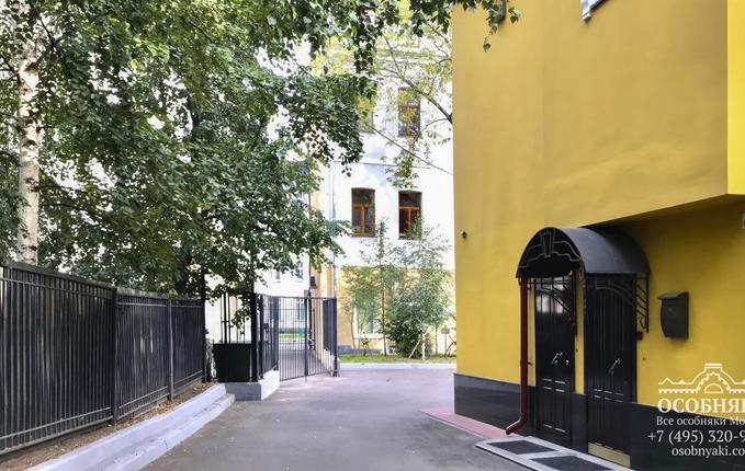 на улице Остоженка, 30, площадь 322 м