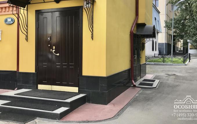 на улице Остоженка, 30, площадь 322 м