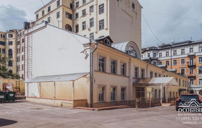 в Бобровом переулке, 4/2, площадь 1046 м