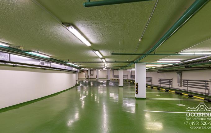 на Рублево-Успенском шоссе, 100, площадь 1731 м