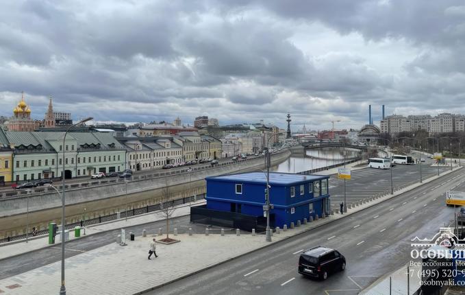 на Болотной улице, 10, площадь 3360 м