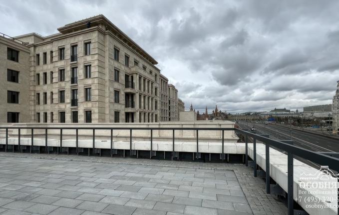 на Болотной улице, 10, площадь 3360 м