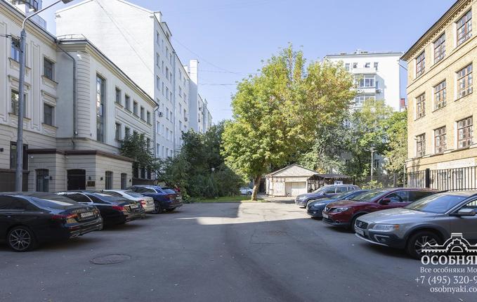 в Дегтярном переулке, 5, площадь 740 м