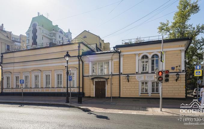 на Большой Никитской улице, 47, площадь 1493 м