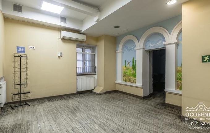 на Большой Никитской улице, 47, площадь 1493 м