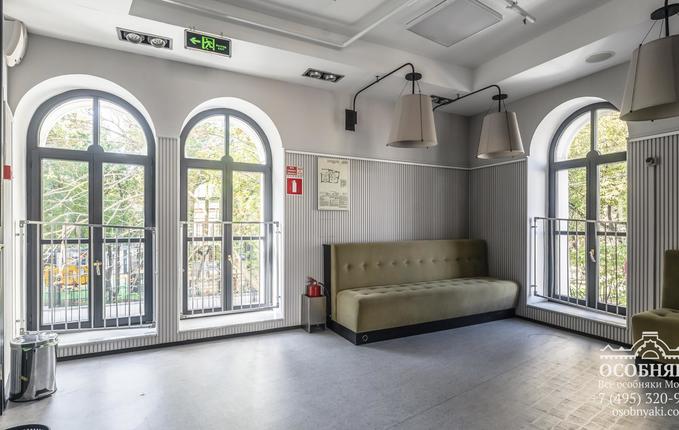 на Большой Никитской улице, 47, площадь 1493 м