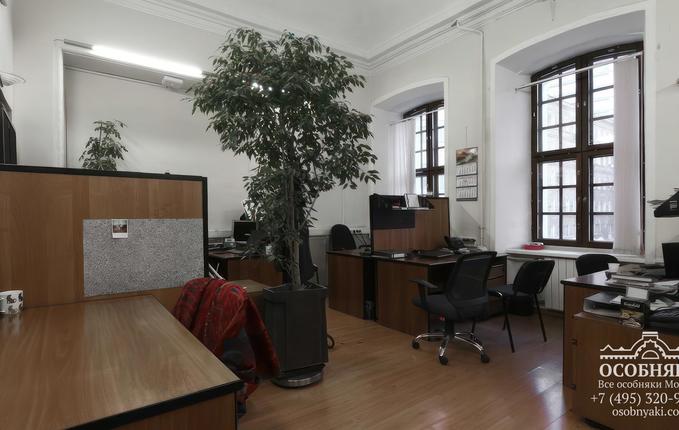 на Мясницкой улице, 44, площадь 1579 м