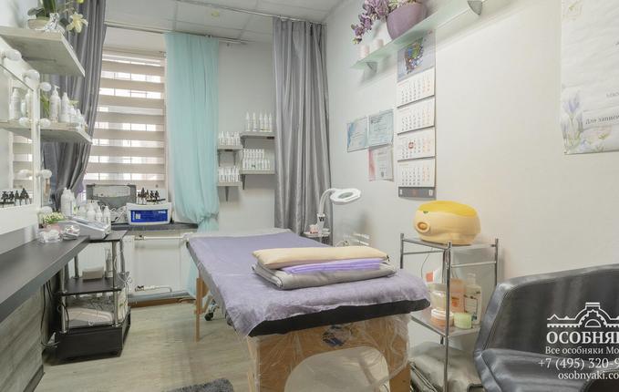 в Большом Казенном переулке, 8, площадь 832 м